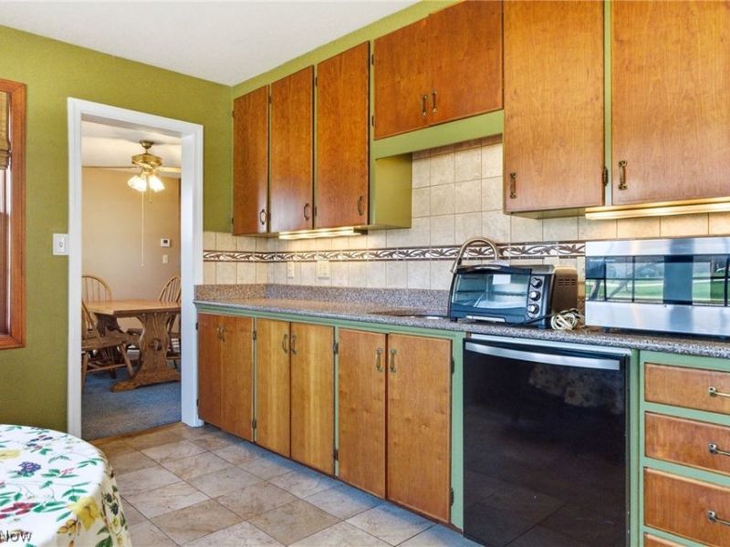 29319 Cresthaven Drive, Willowick, OH 44095 Photo 10