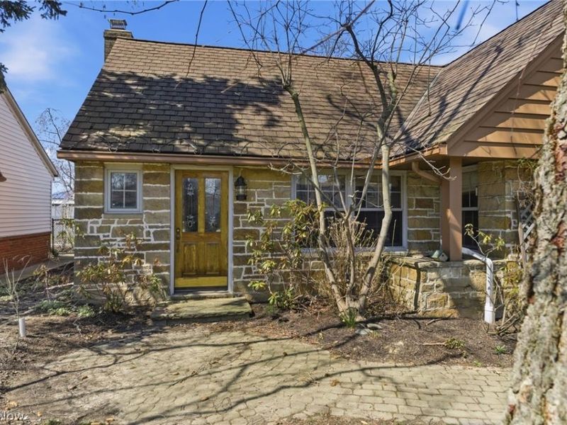 29319 Cresthaven Drive, Willowick, OH 44095 Photo 4