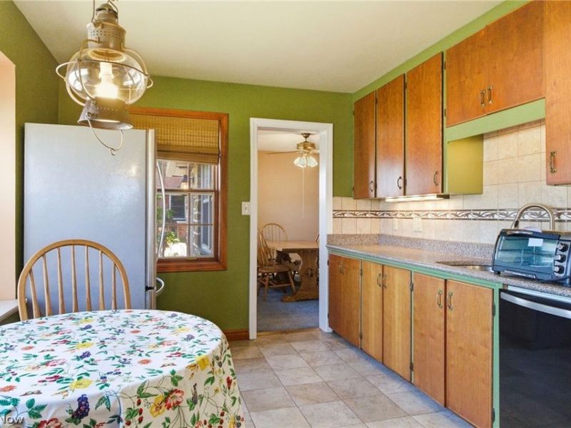 29319 Cresthaven Drive, Willowick, OH 44095 Photo 9