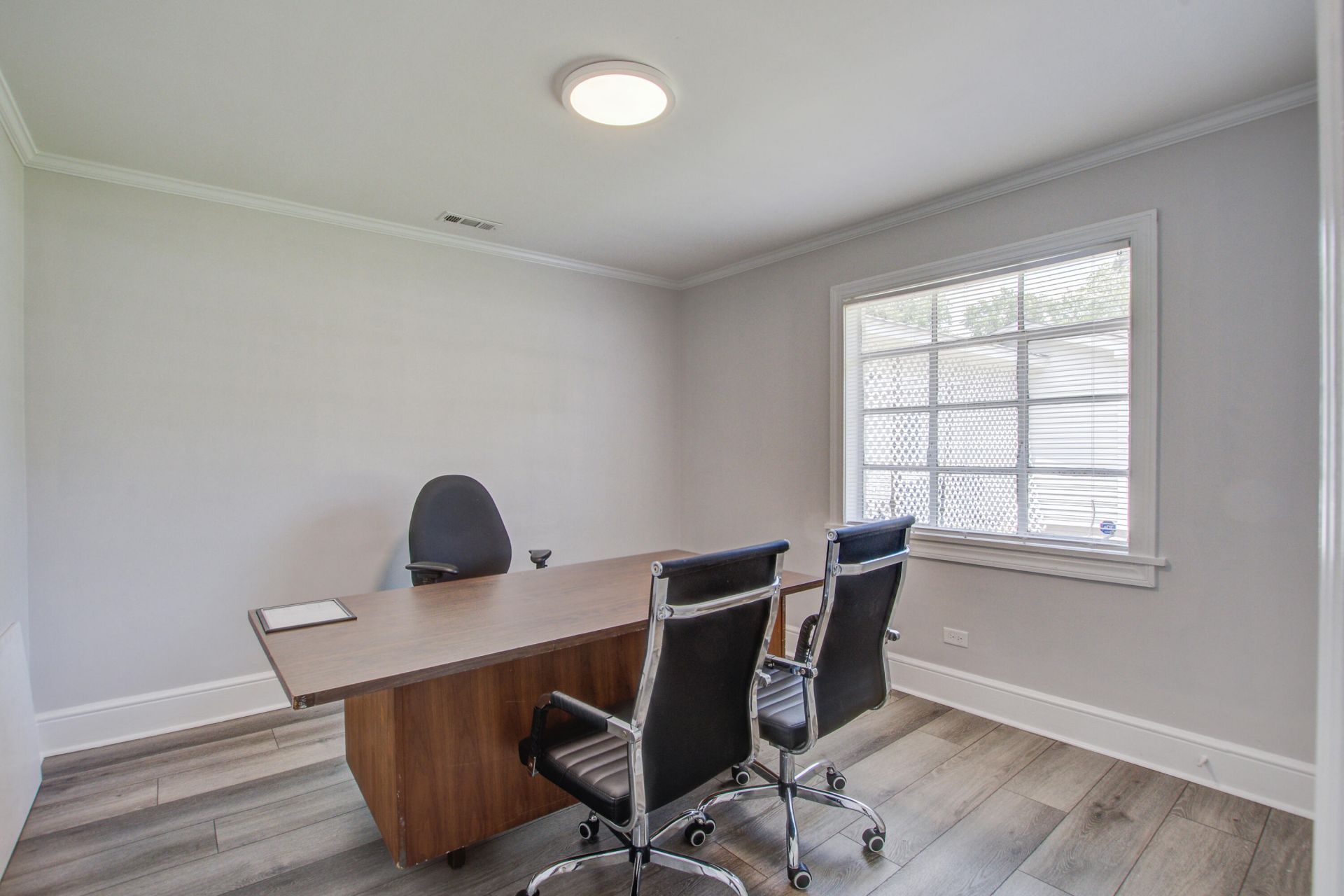 500 N Pine Street Photo 28