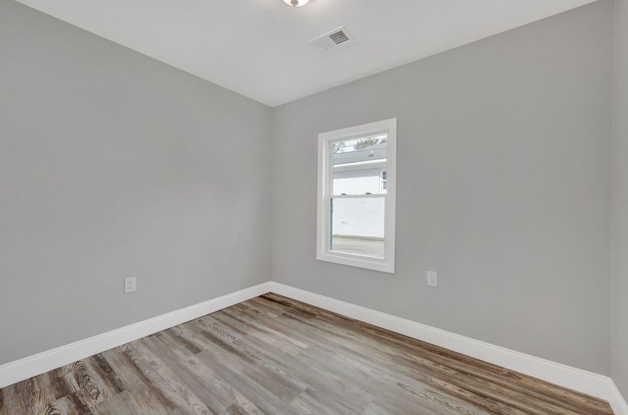 500 N Pine Street Photo 43