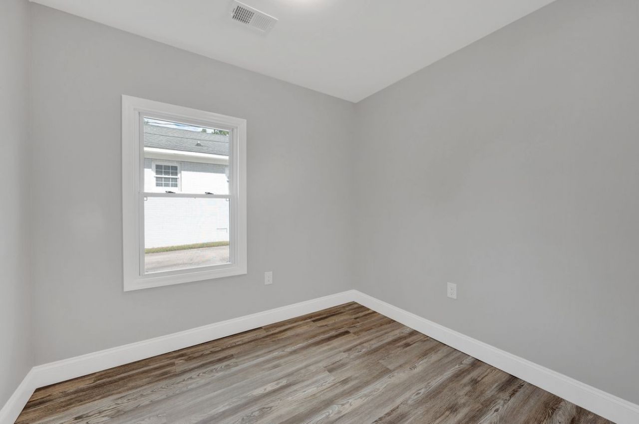 500 N Pine Street Photo 45