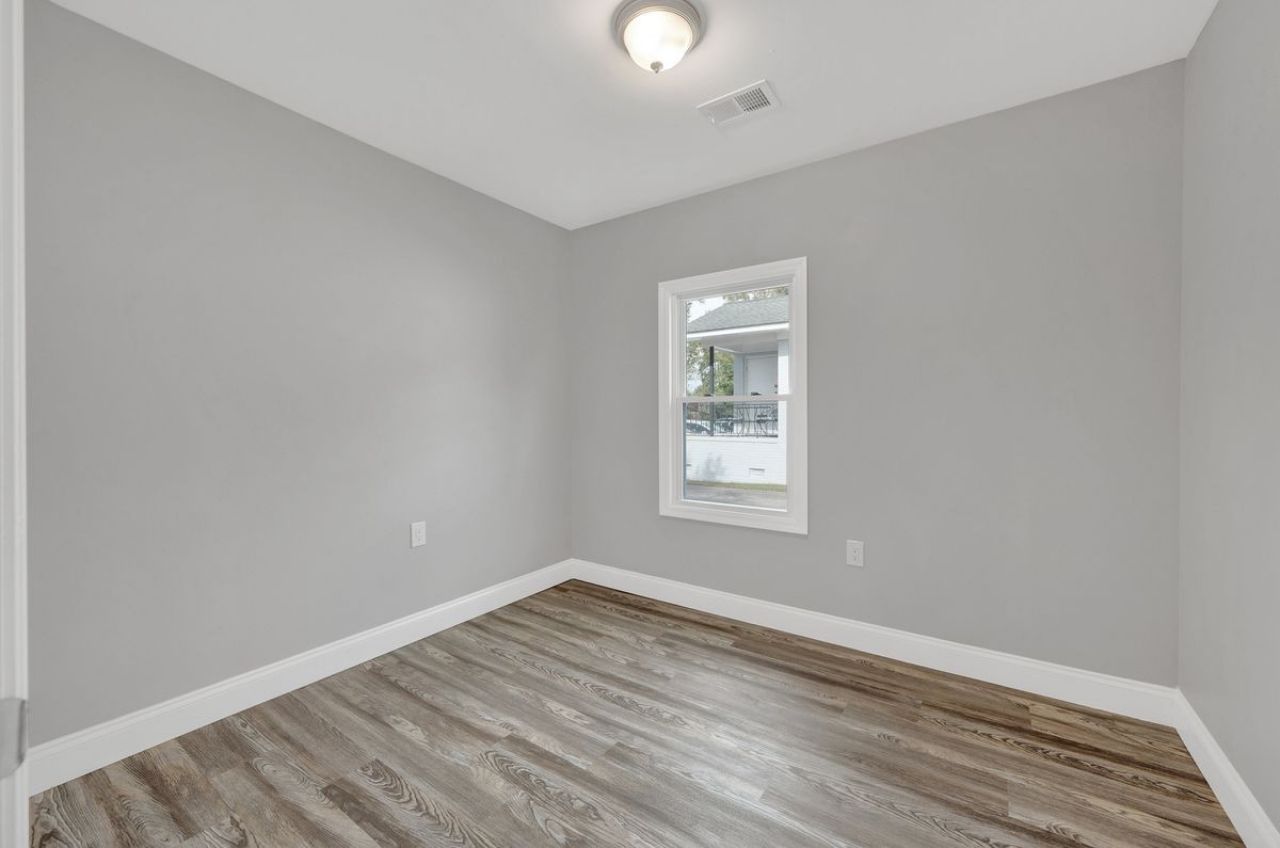 500 N Pine Street Photo 47