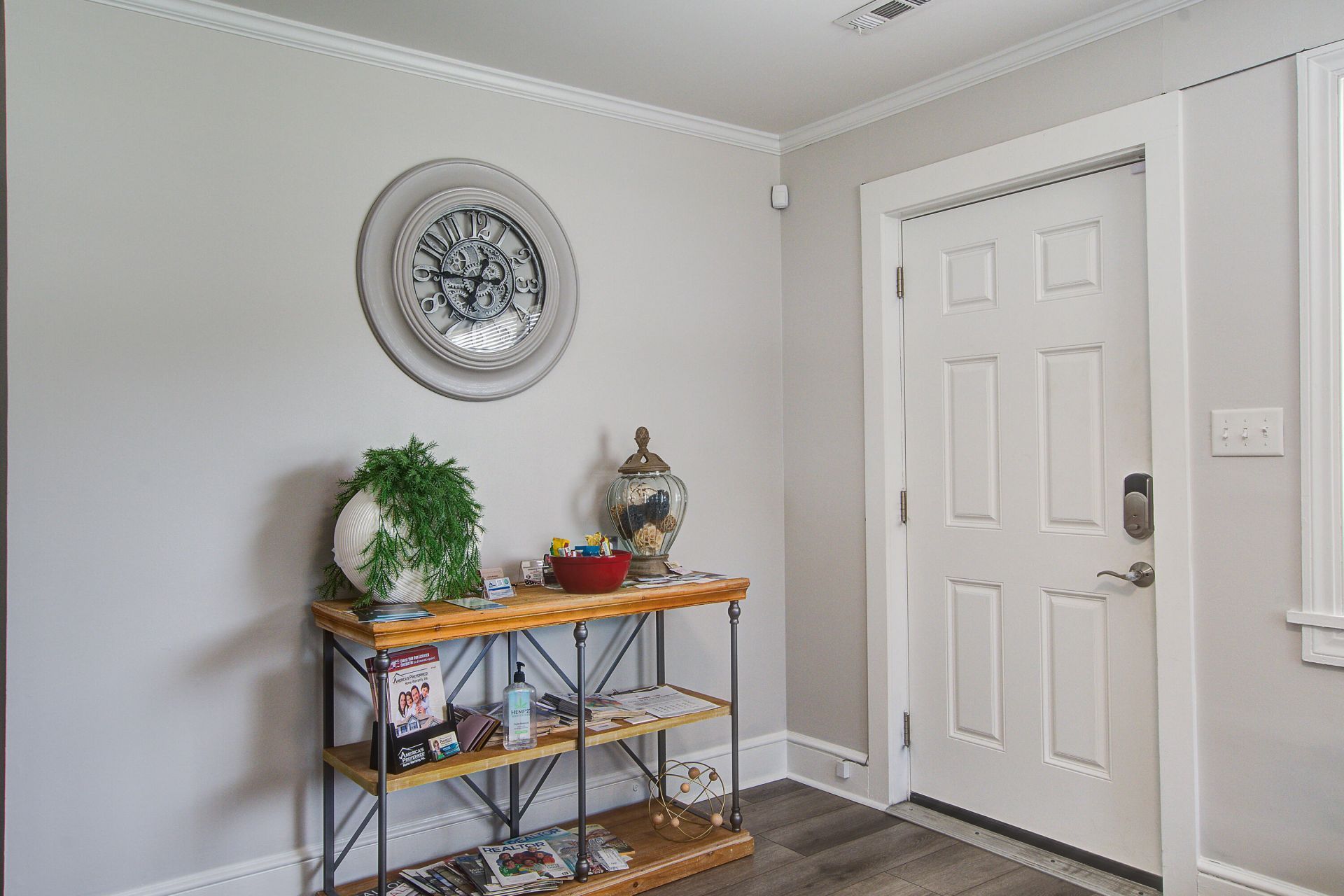 500 N Pine Street Photo 6