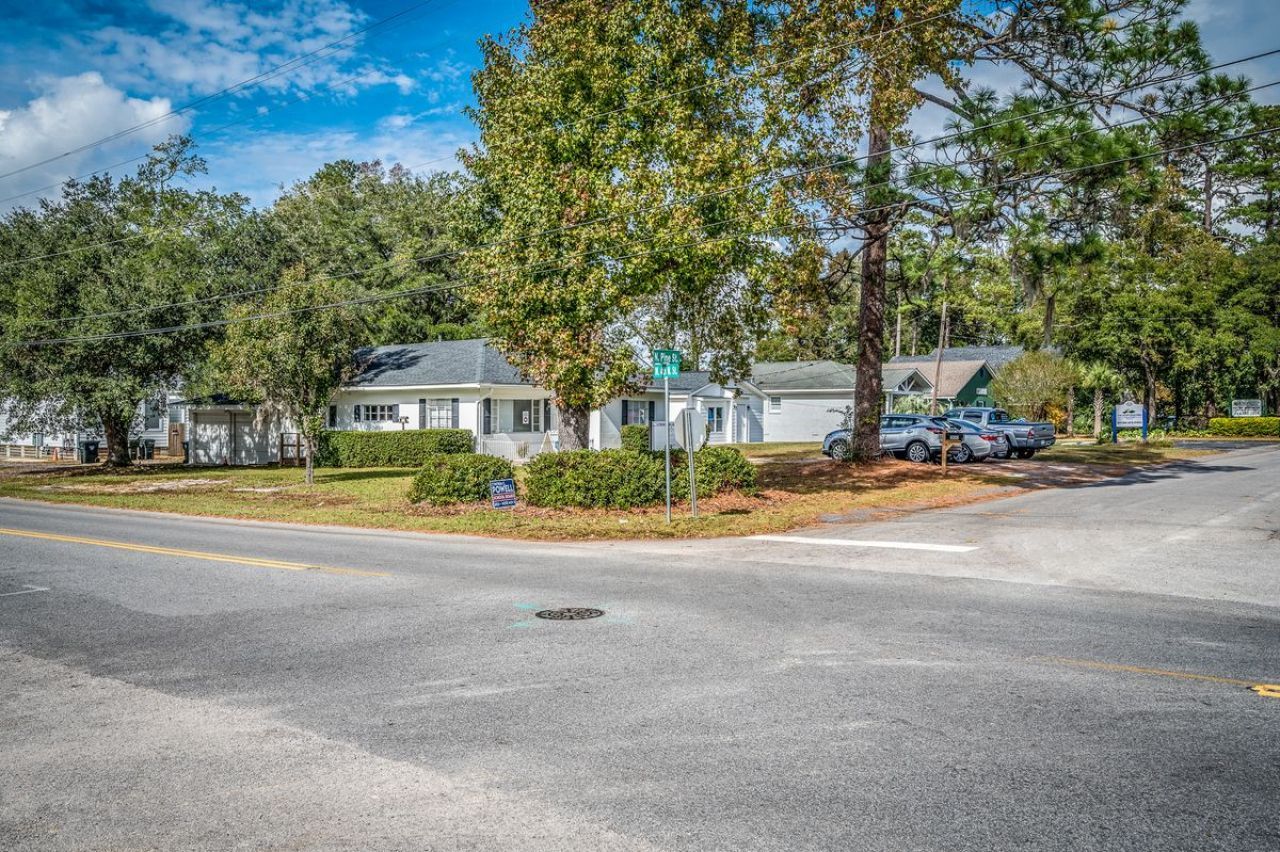 500 N Pine Street Photo 7