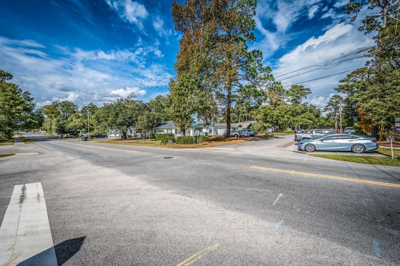 500 N Pine Street Photo 8