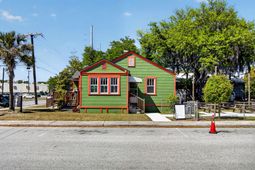 4840 Chateau Avenue photo 4