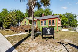 4840 Chateau Avenue photo 4