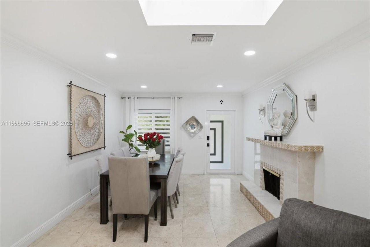 6133 SW 44th Ter, Miami, FL 33155 Photo