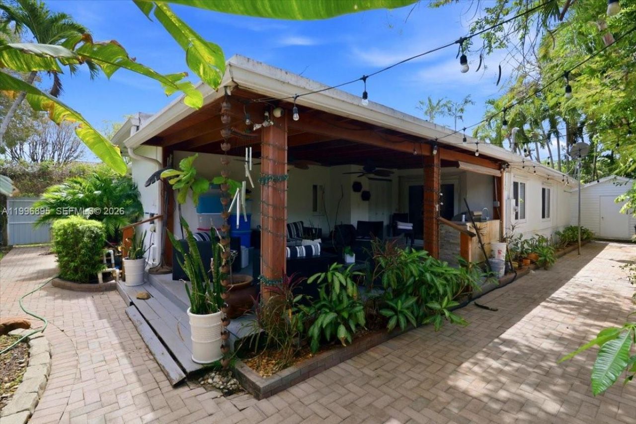 6133 SW 44th Ter, Miami, FL 33155 Photo