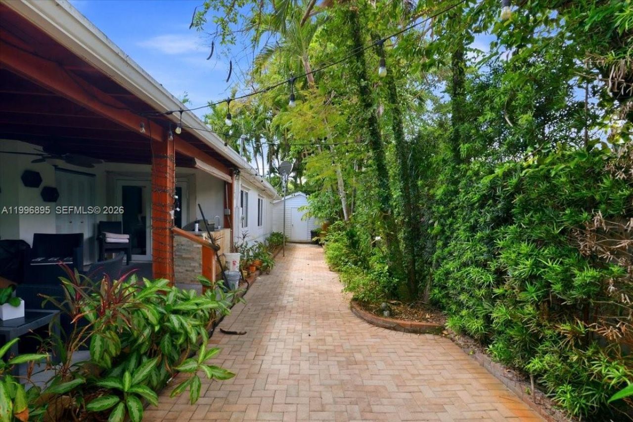 6133 SW 44th Ter, Miami, FL 33155 Photo