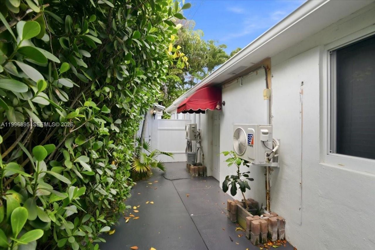 6133 SW 44th Ter, Miami, FL 33155 Photo