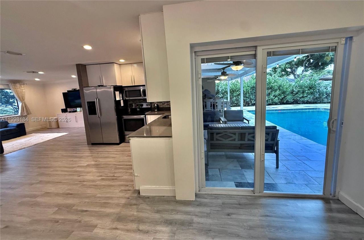 8404 SW 26th St, Davie, FL 33324 Photo