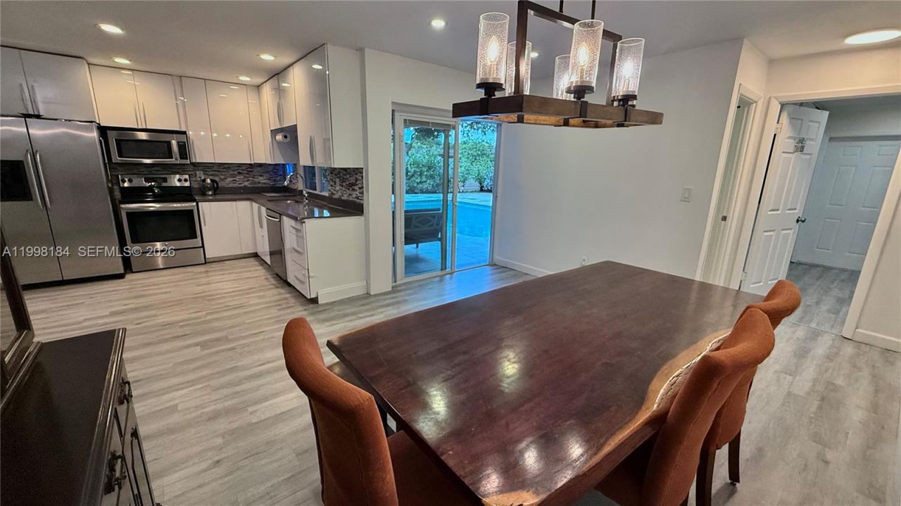 8404 SW 26th St, Davie, FL 33324 Photo