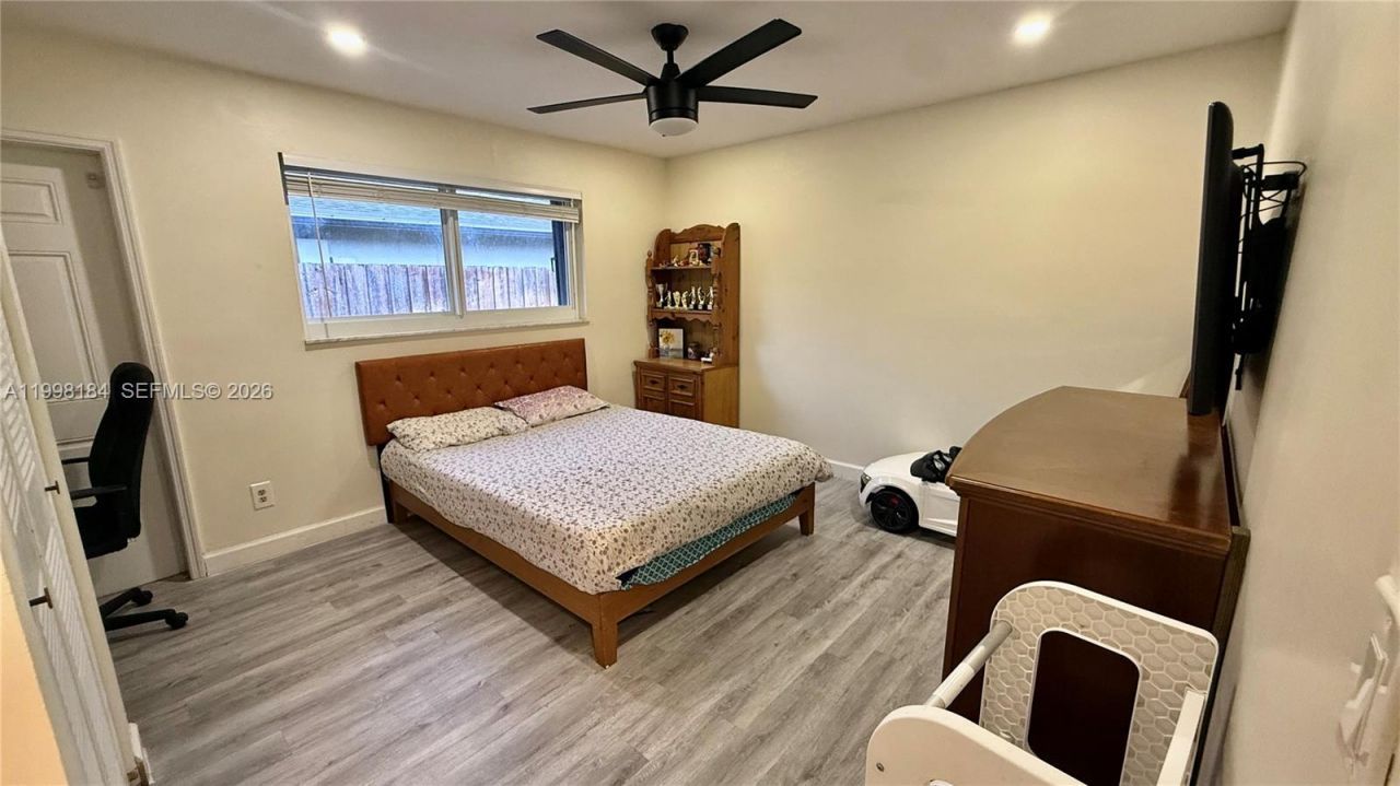 8404 SW 26th St, Davie, FL 33324 Photo