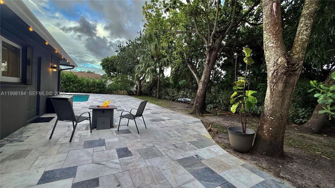 8404 SW 26th St, Davie, FL 33324 Photo