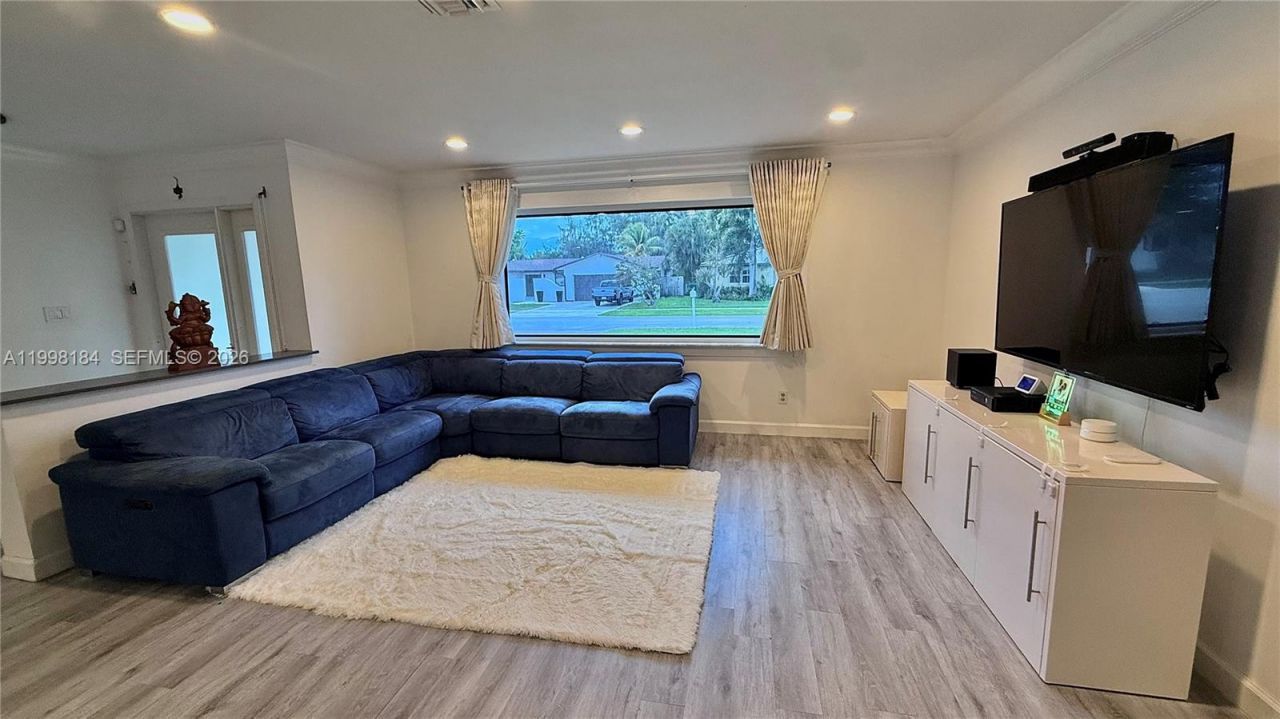 8404 SW 26th St, Davie, FL 33324 Photo