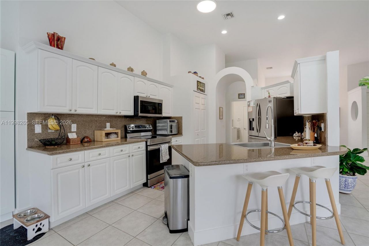 3085 Lakewood Cir , Weston, FL 33332 Photo