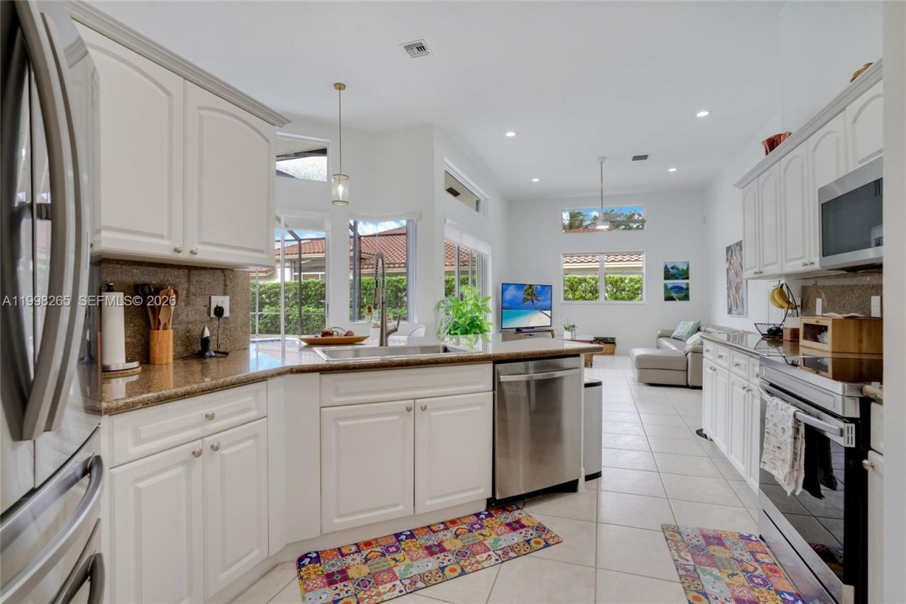 3085 Lakewood Cir , Weston, FL 33332 Photo