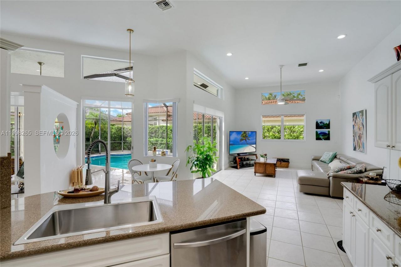 3085 Lakewood Cir , Weston, FL 33332 Photo