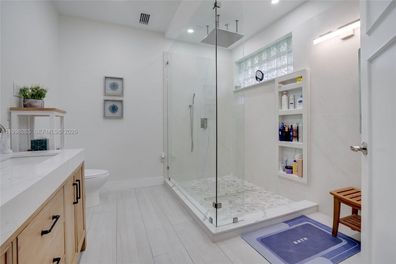 3085 Lakewood Cir , Weston, FL 33332 Photo