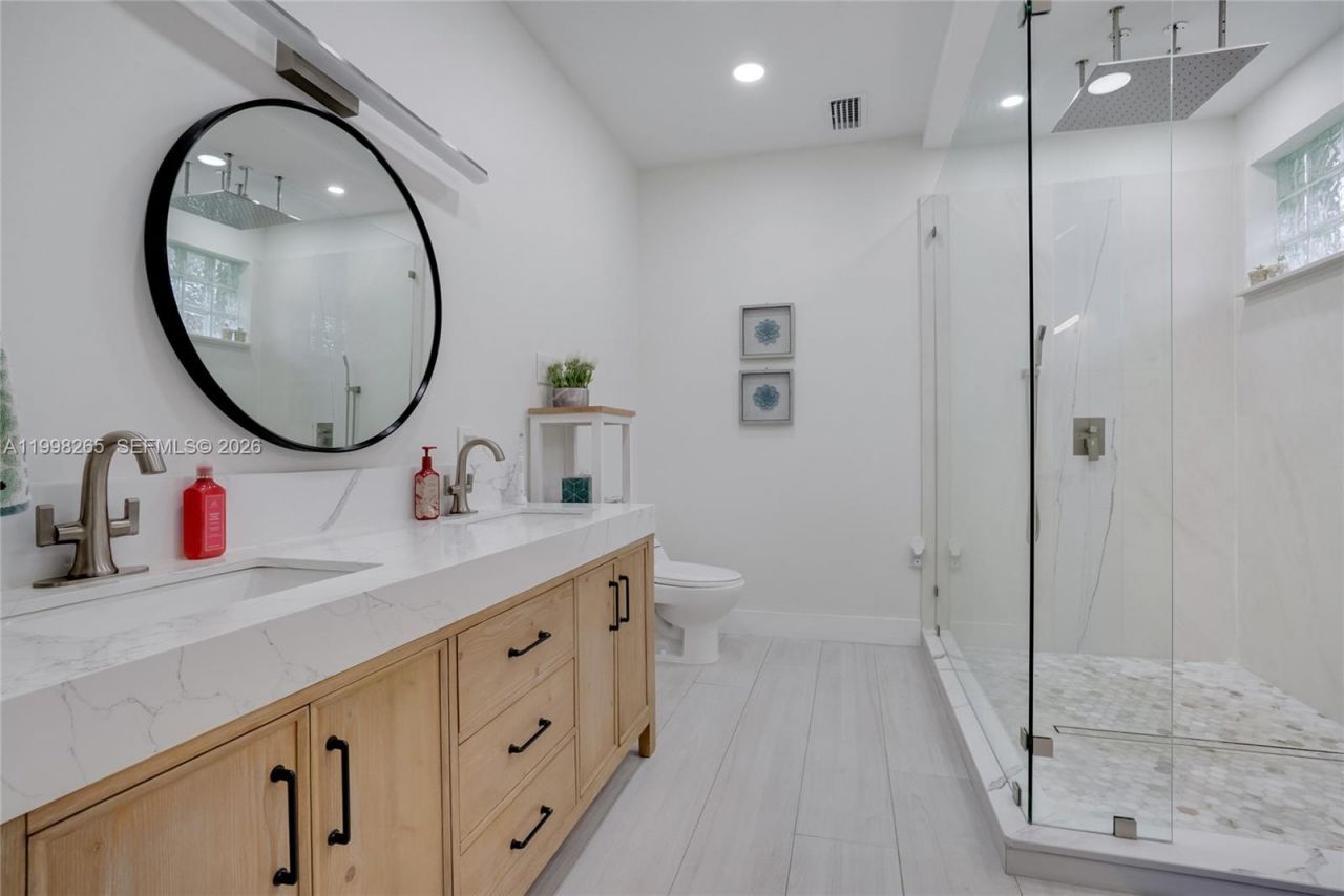 3085 Lakewood Cir , Weston, FL 33332 Photo