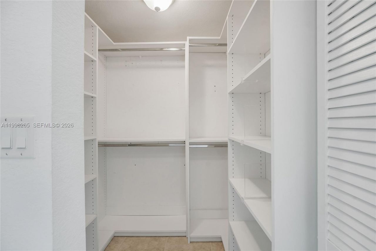 3085 Lakewood Cir , Weston, FL 33332 Photo