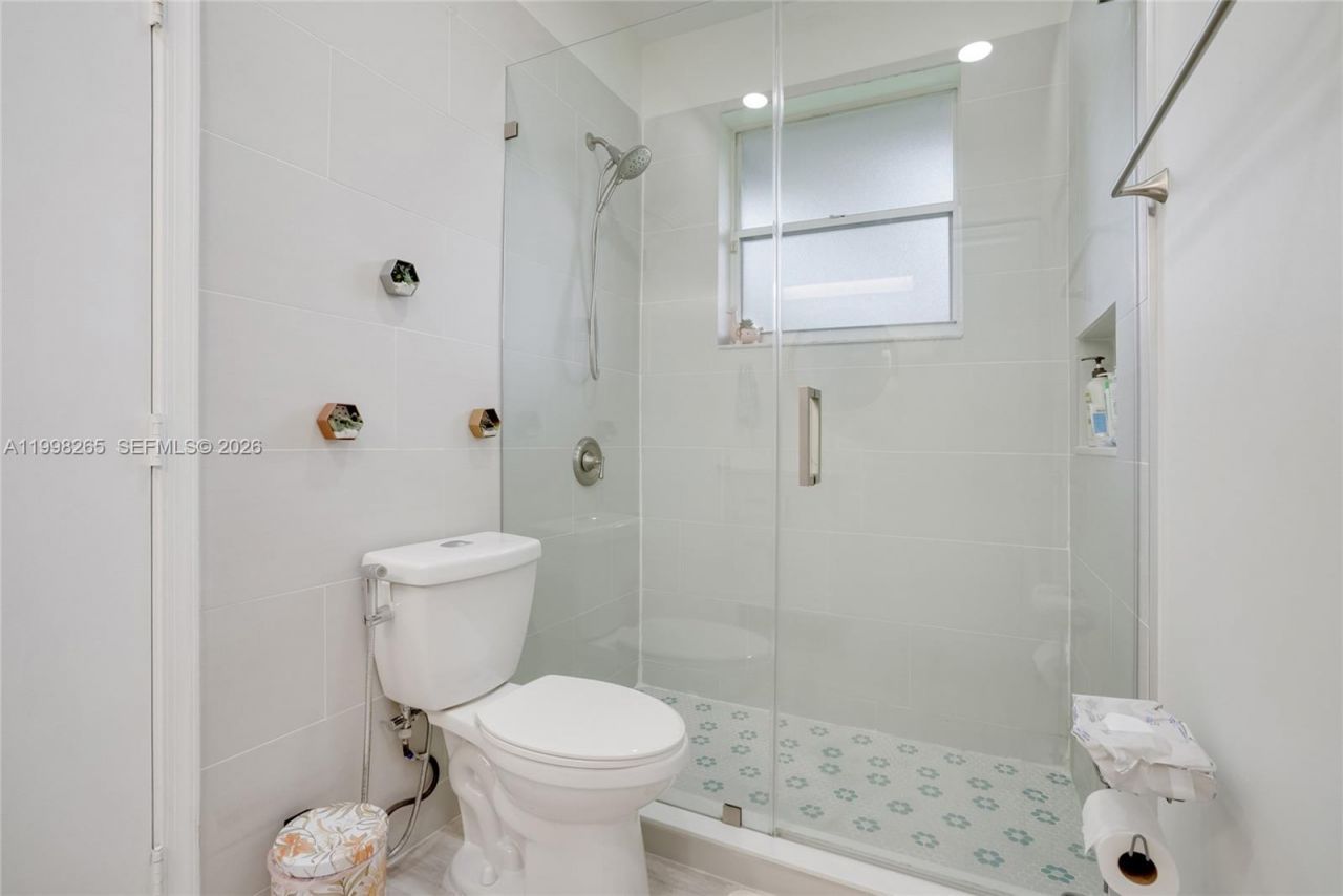 3085 Lakewood Cir , Weston, FL 33332 Photo