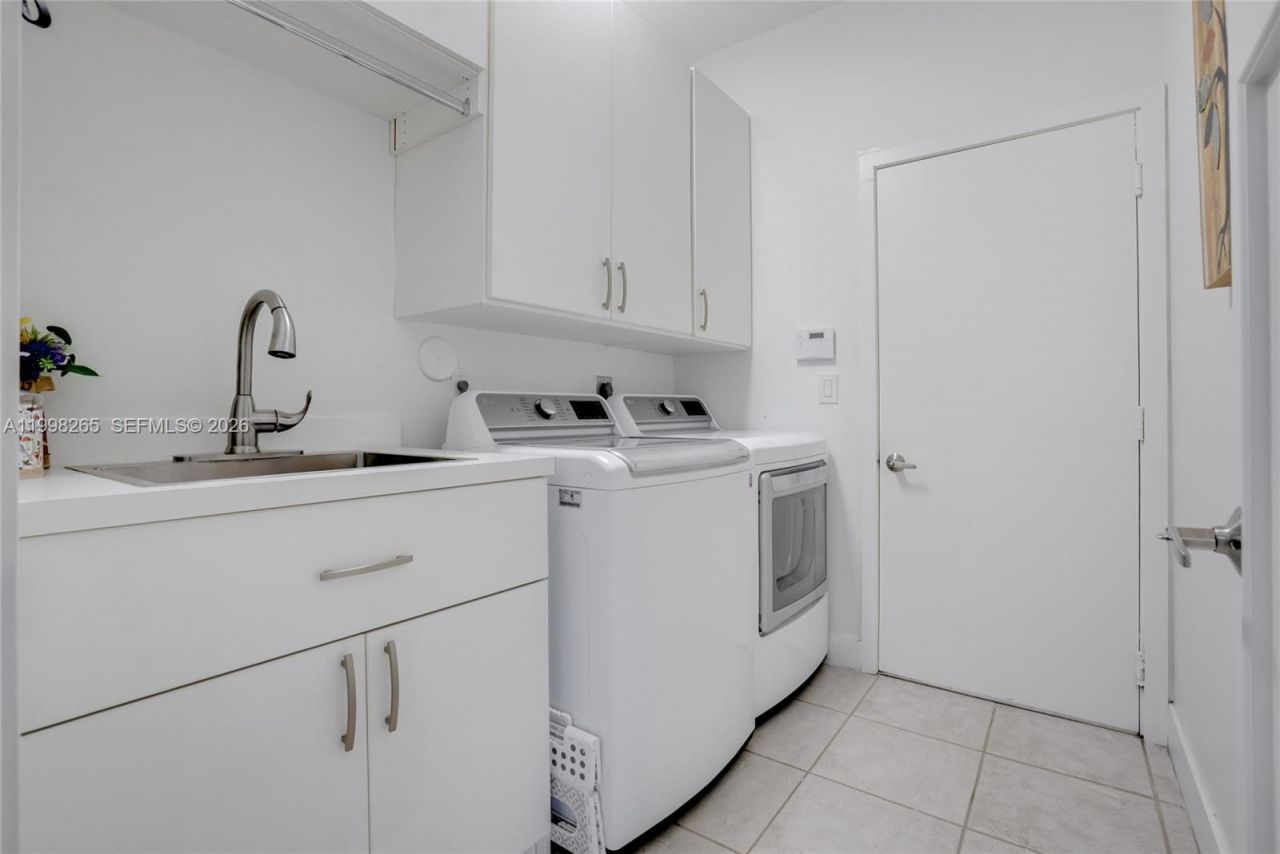 3085 Lakewood Cir , Weston, FL 33332 Photo