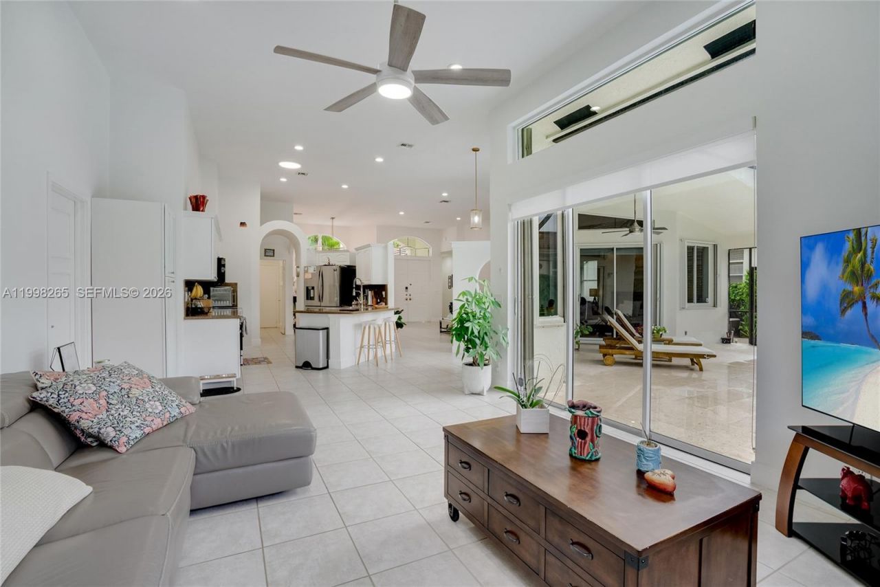 3085 Lakewood Cir , Weston, FL 33332 Photo