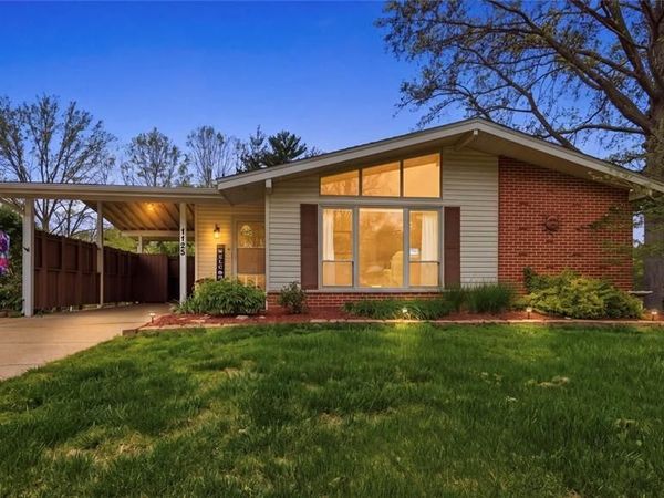 1135 Port Diane Drive, Maryland Heights, MO 63146