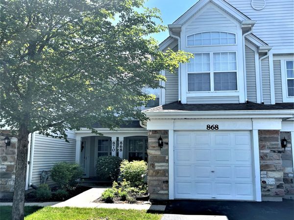 868 Brompton Court , Carol Stream, IL 60188