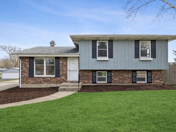 2504 N Boulevard View Avenue , Waukegan, IL 60087