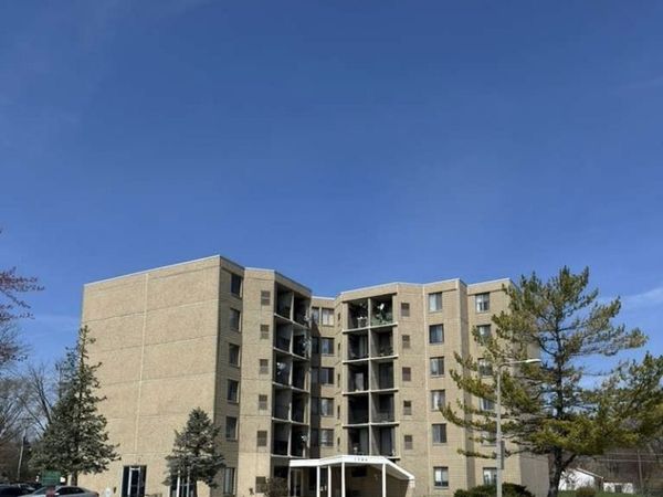1750 N Marywood Avenue, Unit 216, Aurora, IL 60505