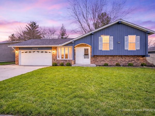 1560 Sheffield Drive , Elgin, IL 60123