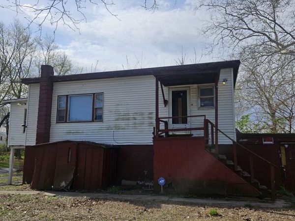 507 Crystal Lake Drive , Urbana, IL 61802