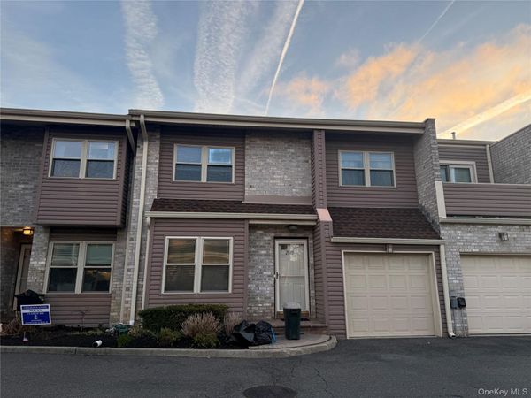 2840 Nicole Court, Oceanside, NY 11572