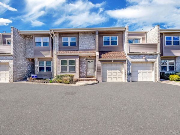 2840 Nicole Court, Oceanside, NY 11572