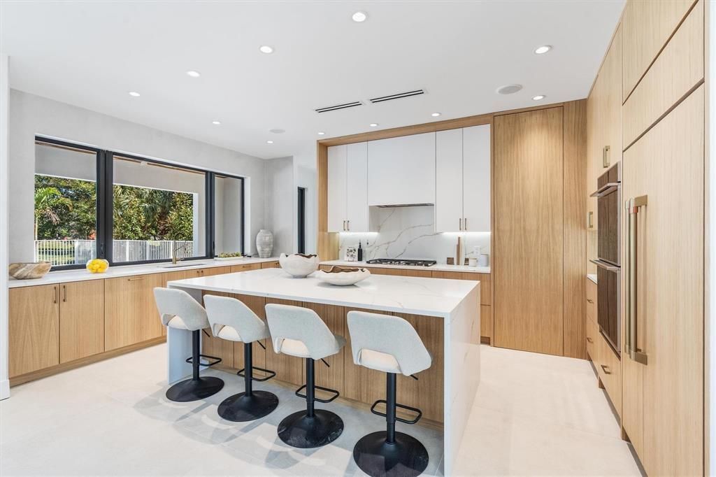 3716 Embassy Drive, West Palm Beach, FL 33401 Photo