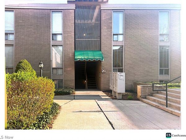 6680 Chaffee Court, Unit 2-0, Brecksville, OH 44141