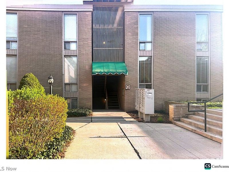 6680 Chaffee Court, Unit 2-0, Brecksville, OH 44141 Photo 1