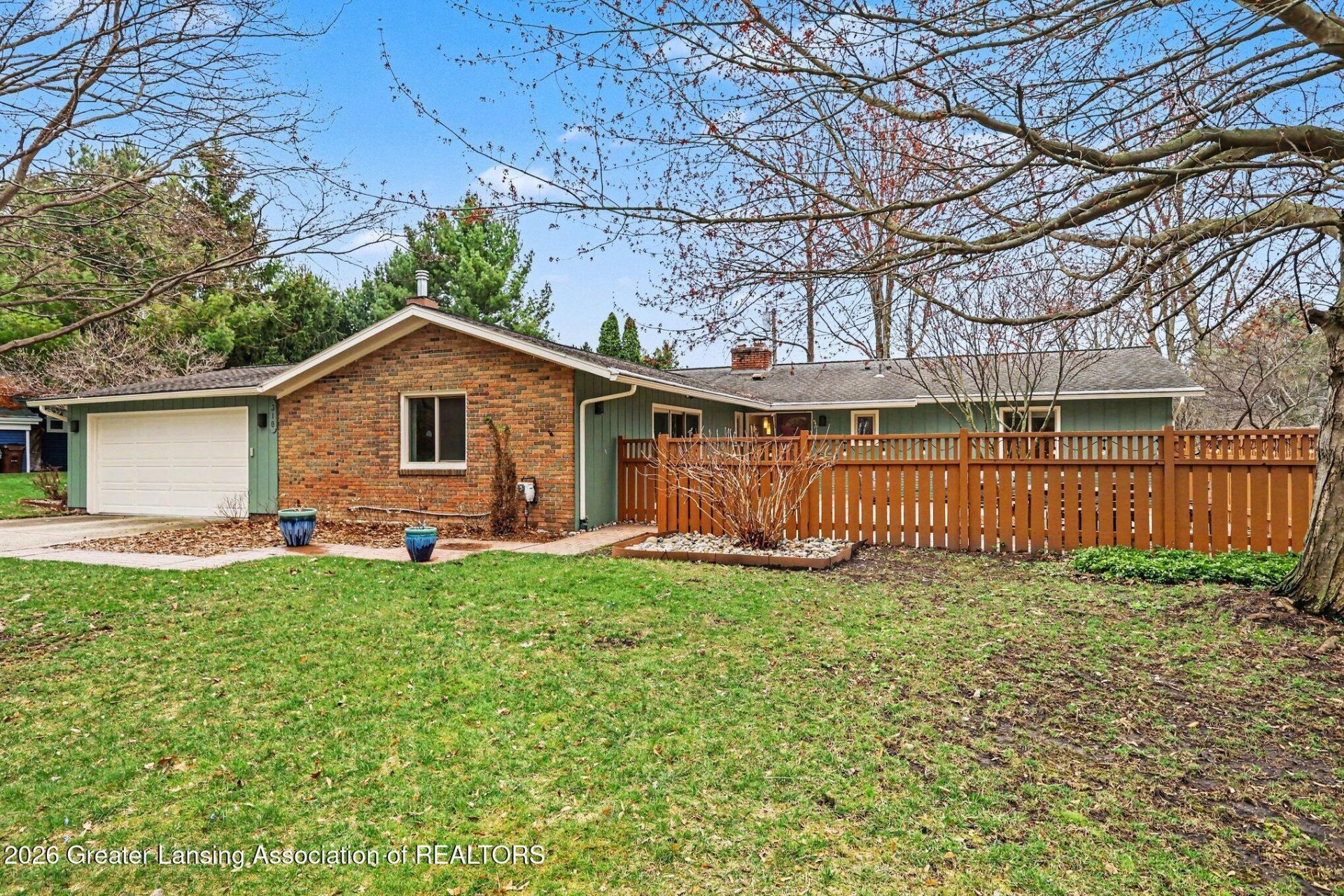 318 N Circle Drive, Williamston, MI 48895 Main Photo