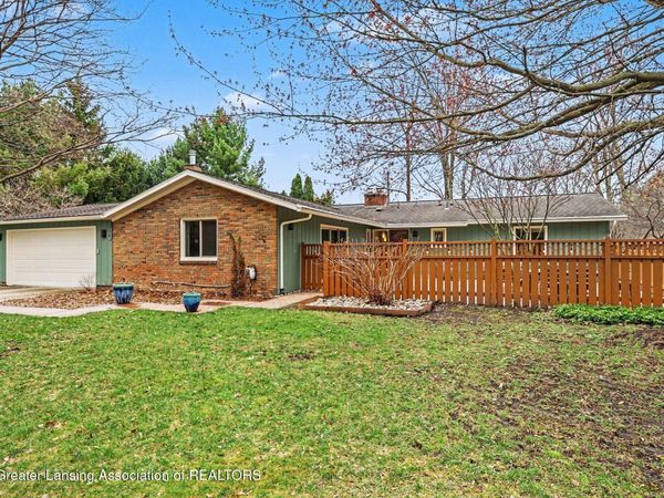 318 N Circle Drive, Williamston, MI 48895