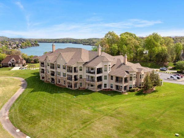 565 Rarity Bay Pkwy, Vonore, TN 37885