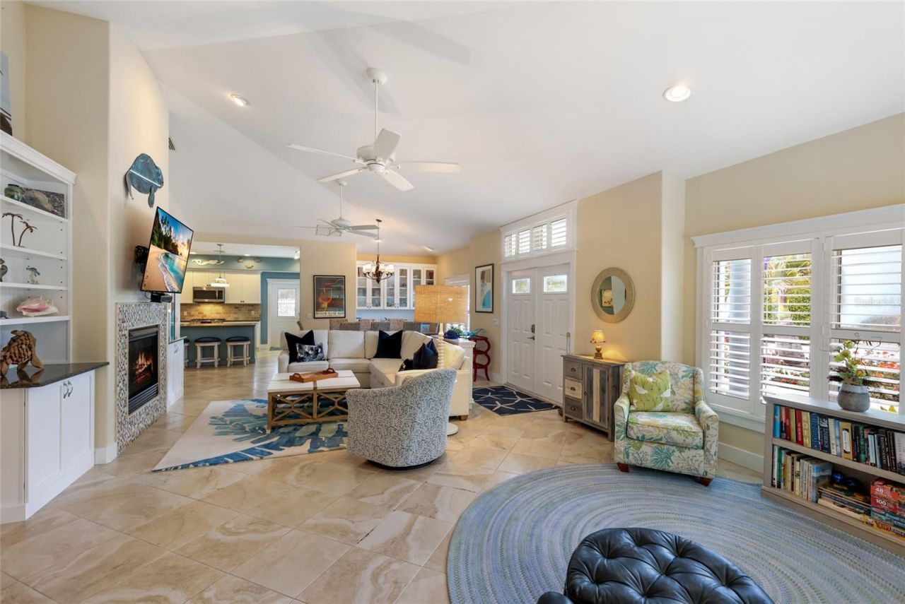 5701 Carissa Street, Holmes Beach, FL 34217 Photo