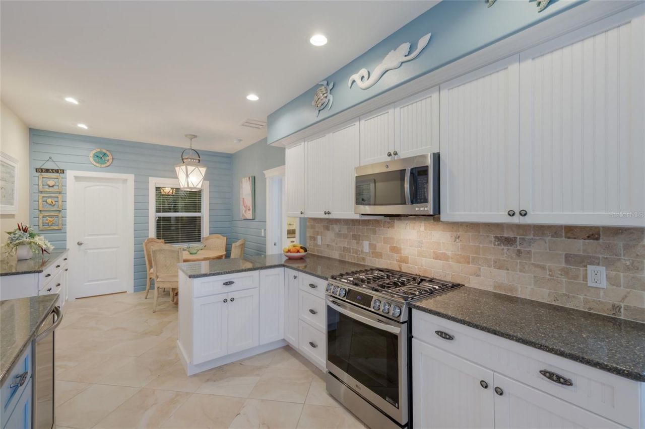 5701 Carissa Street, Holmes Beach, FL 34217 Photo