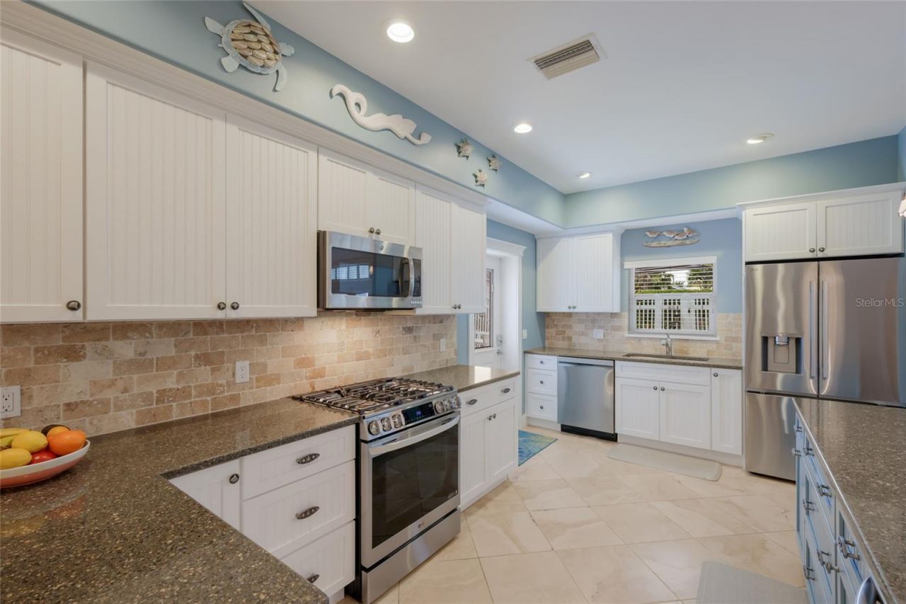 5701 Carissa Street, Holmes Beach, FL 34217 Photo