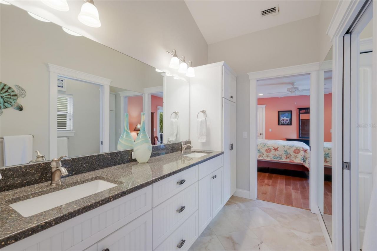5701 Carissa Street, Holmes Beach, FL 34217 Photo