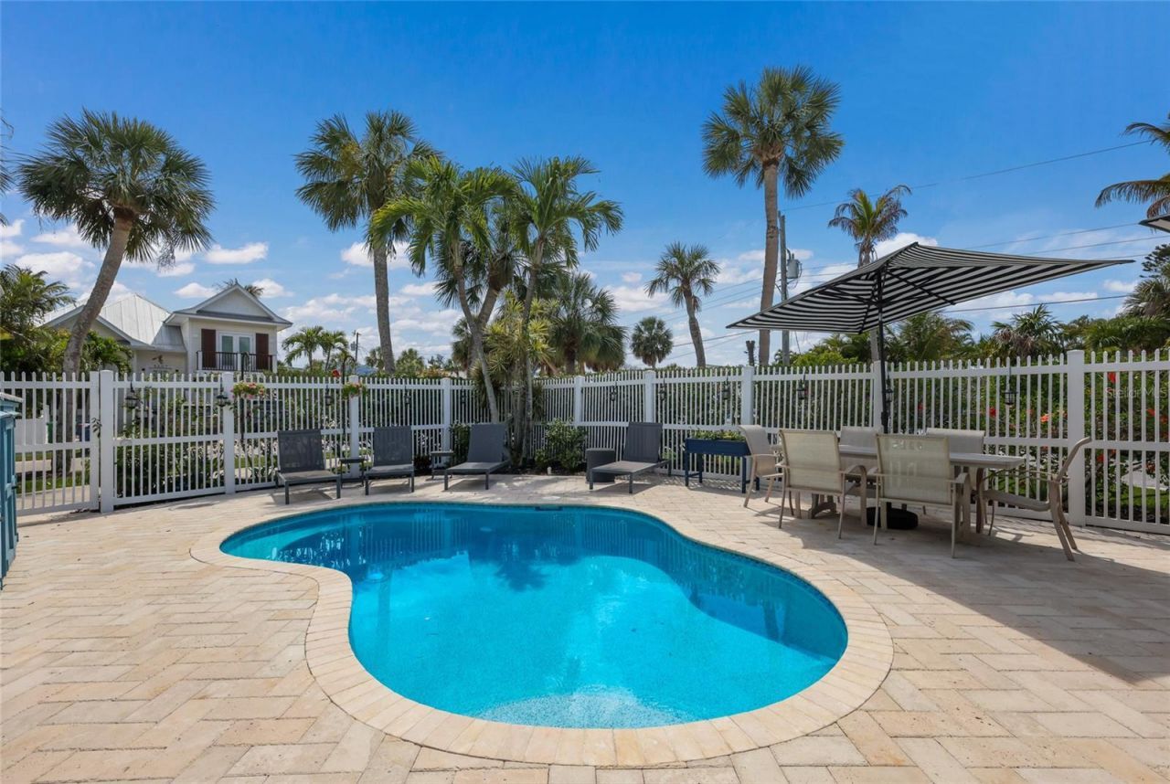 5701 Carissa Street, Holmes Beach, FL 34217 Photo