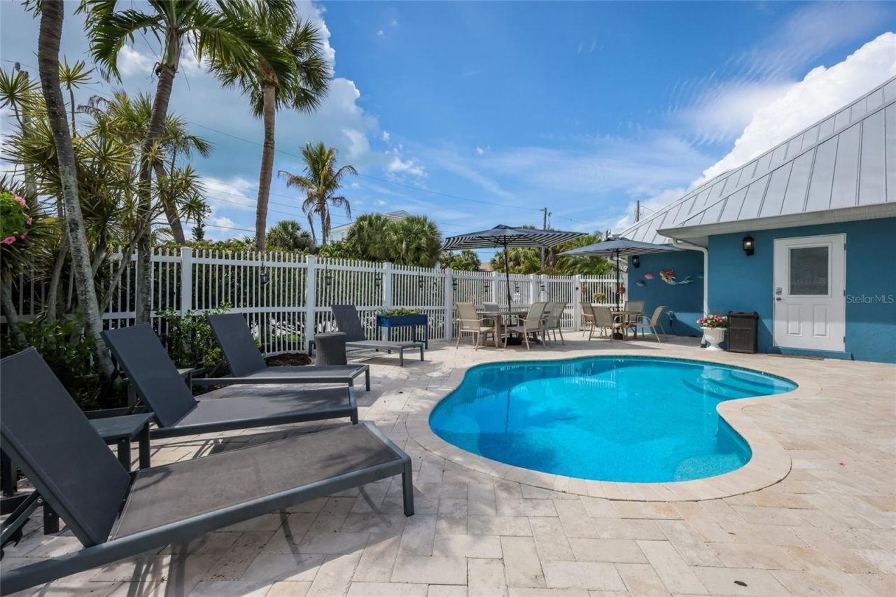 5701 Carissa Street, Holmes Beach, FL 34217 Photo